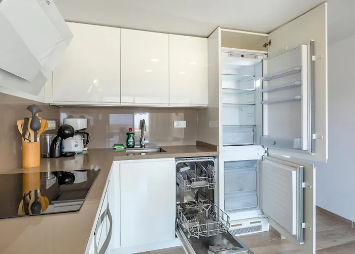 - Paraiso Apartment *